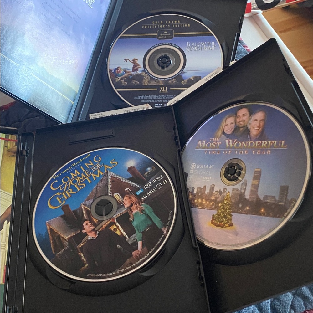 Hallmark Christmas DVD Collection - Picture 3 of 3